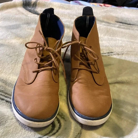 Nautica boots, size 6 mens, size 8 woman. Brown and navy blue EUC - Picture 2 of 6